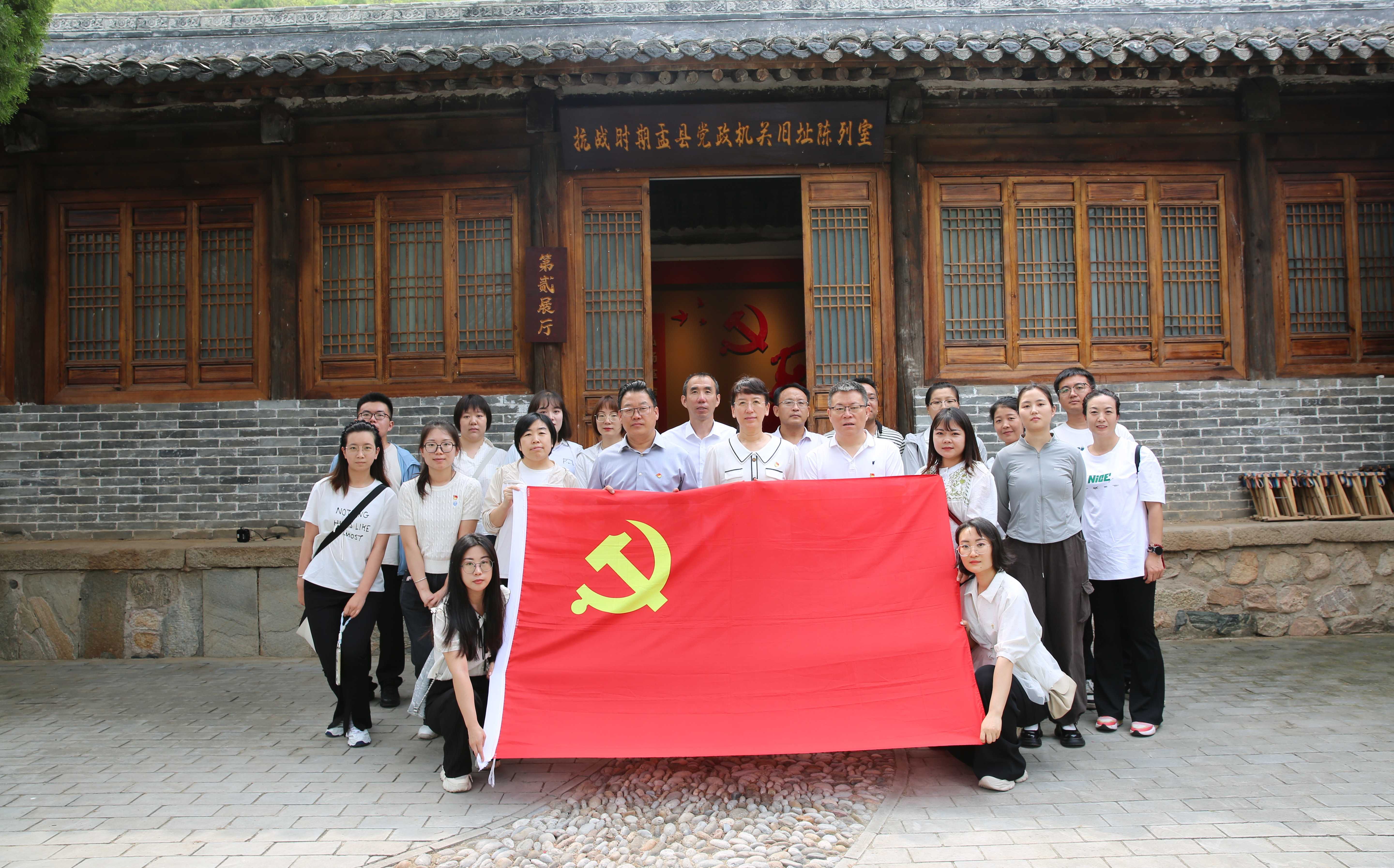 市科技局组织开展庆“七一”主题党日活动
